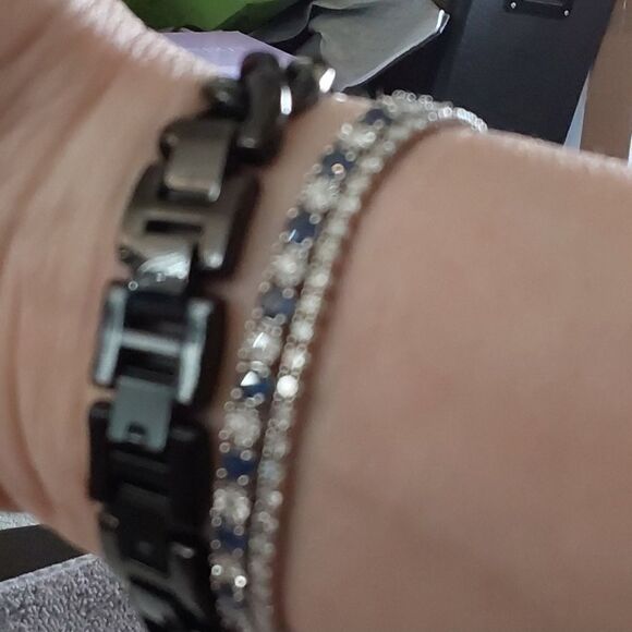 MICHAEL KORS MK-3317 Women's Black & Gold Slim Runway Watch - Picture 8 of 8